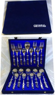 18Pcs Cutlery Set in Velvet Box 