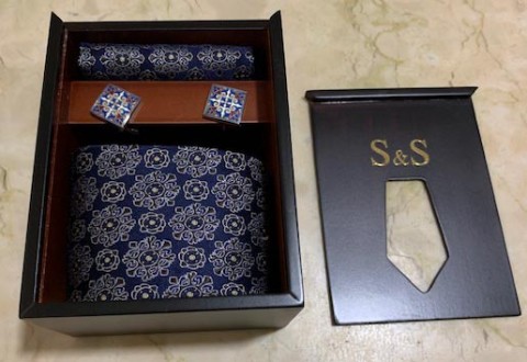 Set of Tie, Kerchief & Cufflinks in Rosewood Finished Box 