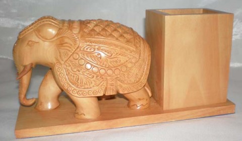 WOODEN ELEPHANT PENSTAND