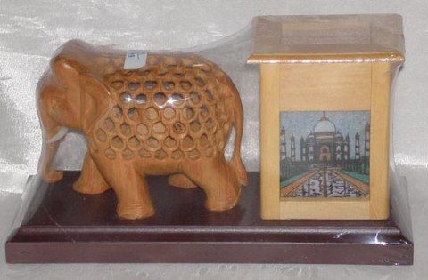 Wireless Elephant Penstand